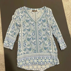 Crosby blue paisley top Small